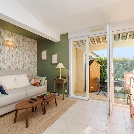 Holiday home La Petite Yourhosthelper