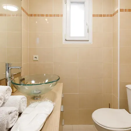 La Petite Yourhosthelper Holiday home Grimaud